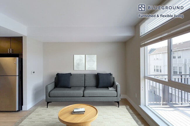 899 Morrison Park Dr in San Jose, CA - Foto de edificio - Building Photo