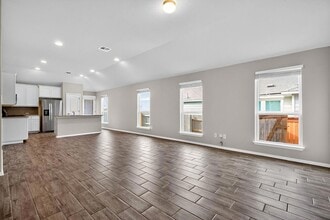 128 Shugart St in San Marcos, TX - Building Photo - Building Photo