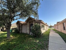 7 Coyote St in Pharr, TX - Building Photo