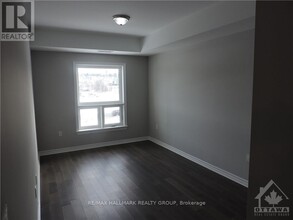 120-120 Prestige Cir in Ottawa, ON - Building Photo - Building Photo