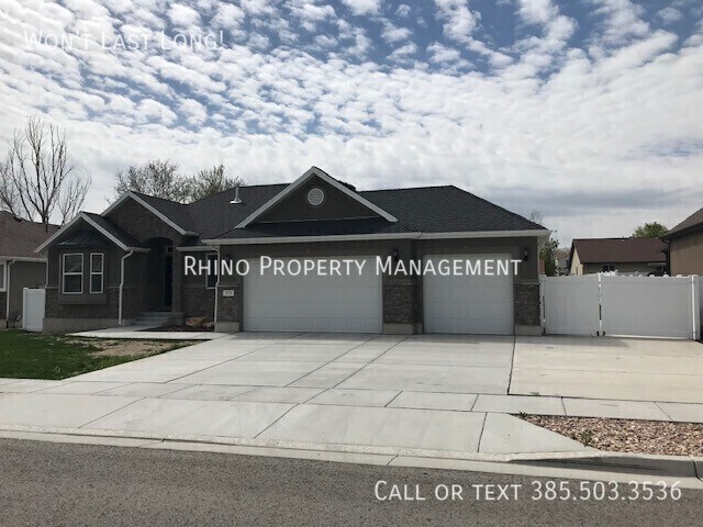 2273 W Espadrille Cir in Taylorsville, UT - Building Photo - Building Photo