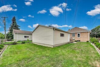 7241 N Overhill Ave in Chicago, IL - Building Photo - Building Photo