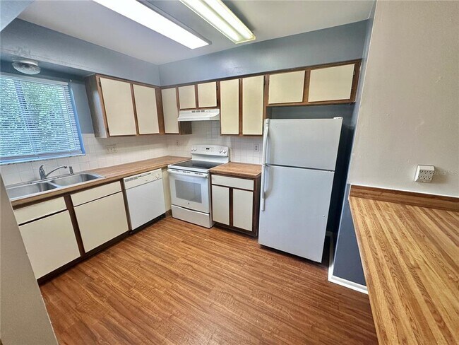 2549 S Oak Ave in Sanford, FL - Building Photo - Building Photo