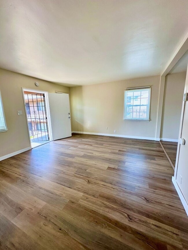 2316 Cedar Ave in Long Beach, CA - Foto de edificio - Building Photo