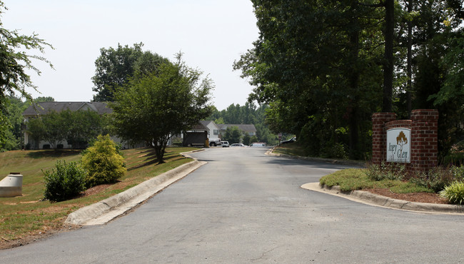 Ivey Glen Apartment Community in Graham, NC - Building Photo - Building Photo