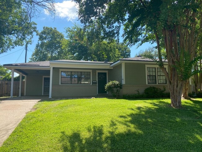 property at 5745 Roma Dr