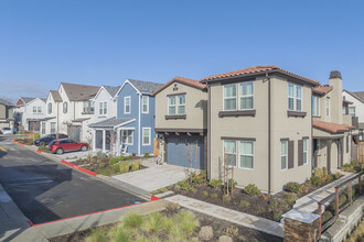 Oak Park of Pleasant Hill in Pleasant Hill, CA - Building Photo - Building Photo