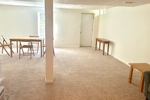 3702 Thomasson Crossing Dr in Triangle, VA - Building Photo
