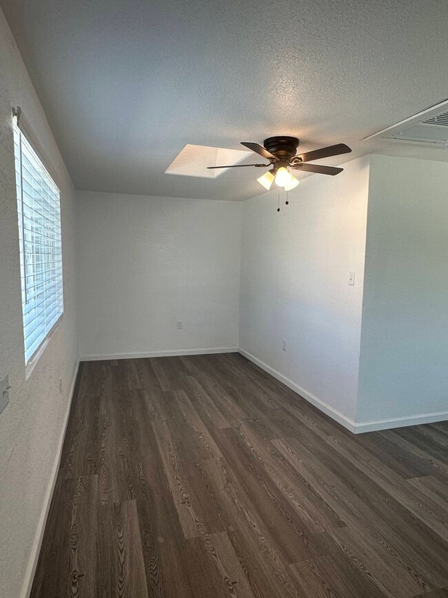 157 4th St in Mc Farland, CA - Building Photo - Building Photo