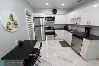 909 SW 7th Terrace in Hallandale Beach, FL - Building Photo - Building Photo