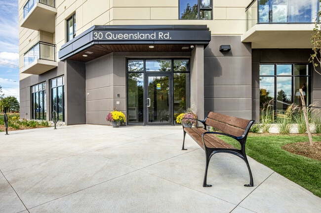 Queensland Apartments in Stratford, ON - Building Photo - Building Photo