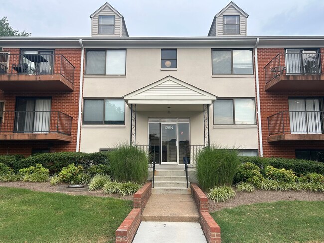 property at 125 Clubhouse Dr SW