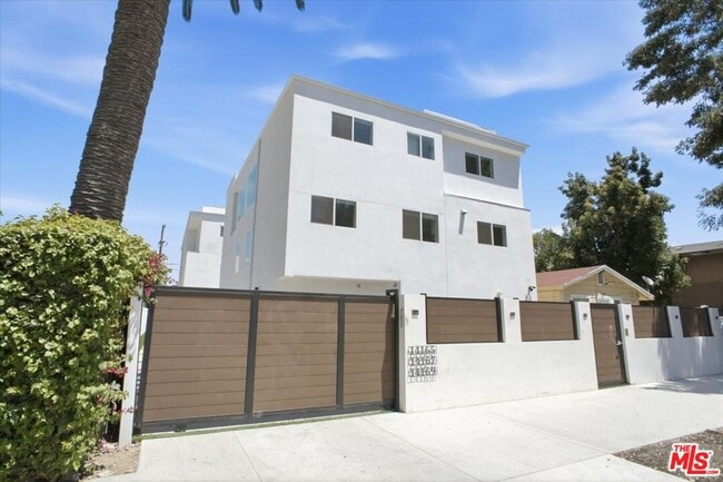 property at 14167 Calvert St