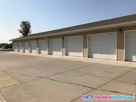 2000 Meadow Ct in Des Moines, IA - Building Photo - Building Photo