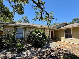 8906 Pineridge Dr in Austin, TX - Building Photo