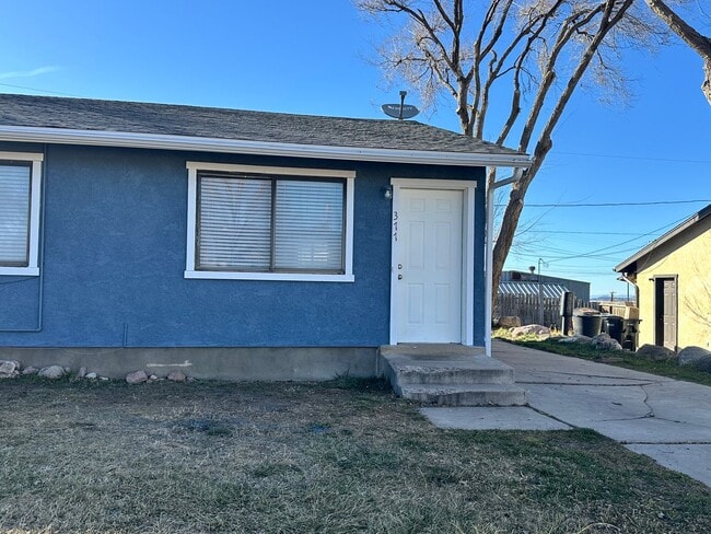 property at 377 N Wood Cir