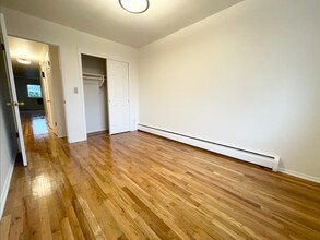 4305 49th St, Unit 2 in Sunnyside, NY - Building Photo - Building Photo