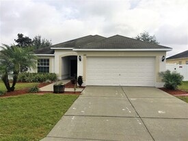 3610 Trapnell Grove Loop in Plant City, FL - Building Photo