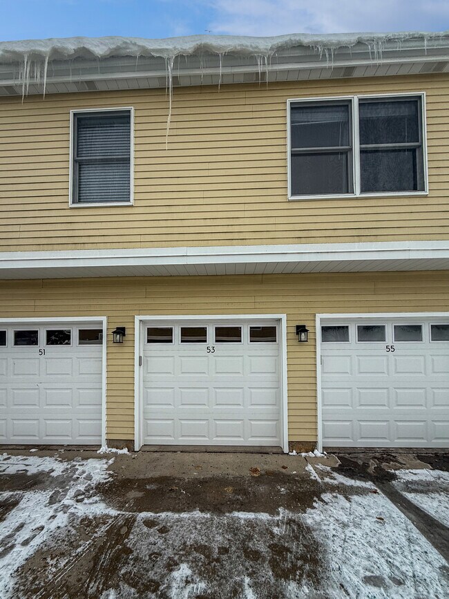 53 Spuhler Dr in Batavia, IL - Building Photo - Building Photo