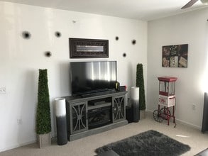 4301 Colindale Rd, Unit 302 in Chesapeake, VA - Building Photo - Building Photo