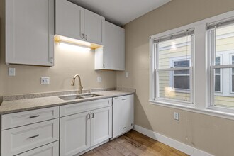 275 Sterling Ave in Buffalo, NY - Building Photo - Building Photo