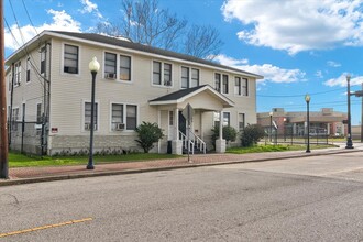 875 Neches St in Beaumont, TX - Building Photo - Building Photo