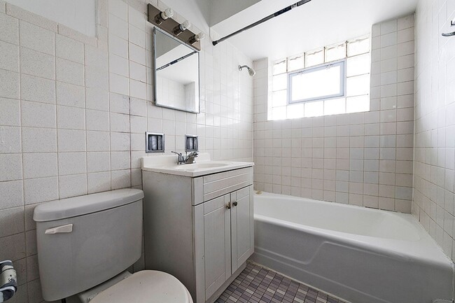 14101 S Atlantic Ave Riverdale, IL 60827 in Riverdale, IL - Building Photo - Building Photo