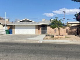 236 S American St in Ridgecrest, CA - Building Photo