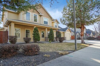 2319 E Challis St in Meridian, ID - Building Photo - Building Photo