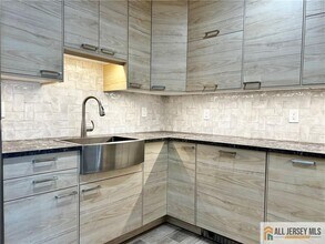 13 Sweetgum Ln in Monmouth Junction, NJ - Building Photo - Building Photo