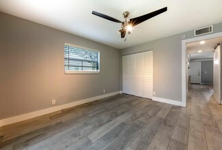 922 Flanders Dr in Delray Beach, FL - Foto de edificio - Building Photo