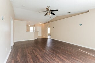 703 Mountain Top Dr in Valrico, FL - Foto de edificio - Building Photo