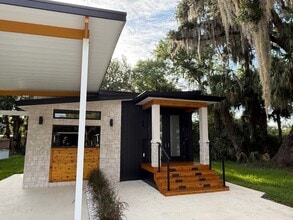 507 Lake Dr in Titusville, FL - Building Photo - Building Photo