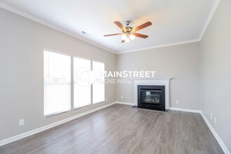 3803 Parkway Vista Dr in Greensboro, NC - Building Photo - Building Photo