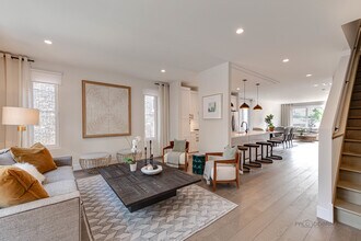 1304 N Lawndale Ave in Chicago, IL - Building Photo - Building Photo