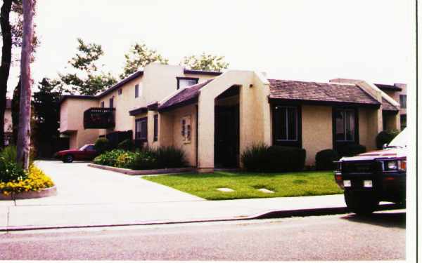 18672 Libra Cor in Huntington Beach, CA - Building Photo