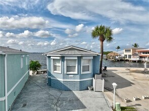 10701 S Ocean Dr in Jensen Beach, FL - Building Photo - Building Photo