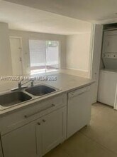 6825 SW 45th Ln in Miami, FL - Building Photo - Building Photo