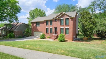 118 Hartington Dr in Madison, AL - Building Photo