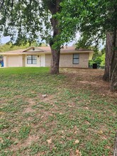 111 Crepe Myrtle Rd in Whitehouse, TX - Building Photo - Building Photo