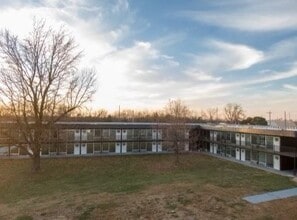 Wyota Commons West in Lebanon, MO - Foto de edificio - Building Photo