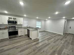 406 W 6th St in Bonham, TX - Building Photo - Building Photo