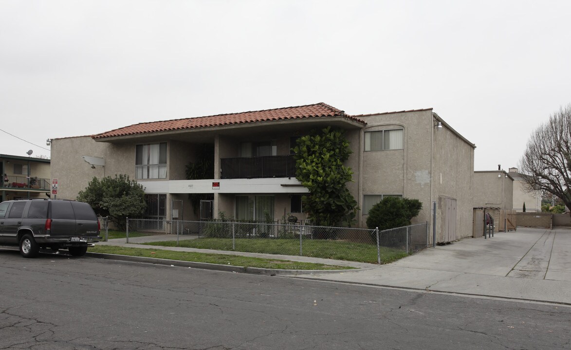 6025 Fullerton Ave in Buena Park, CA - Foto de edificio