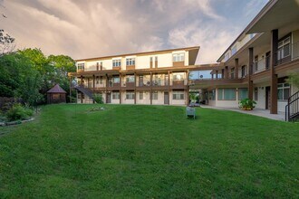 6700 Menchaca Rd in Austin, TX - Building Photo - Building Photo