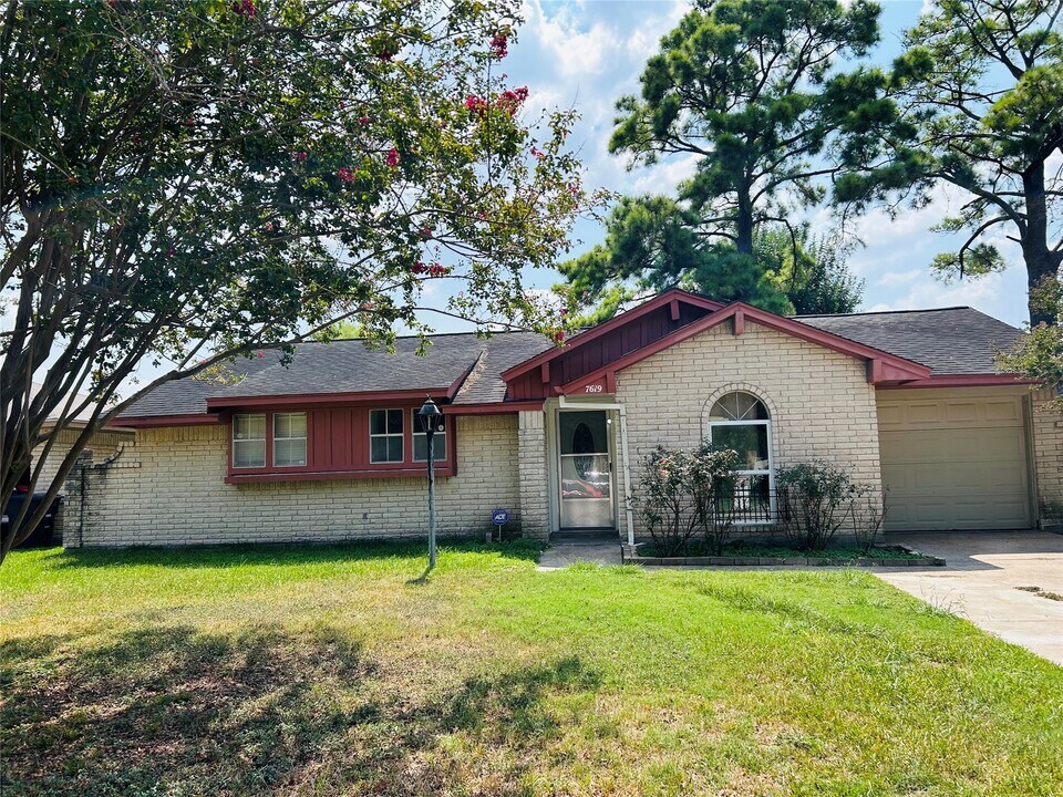 7619 Vernwood St in Houston, TX - Building Photo