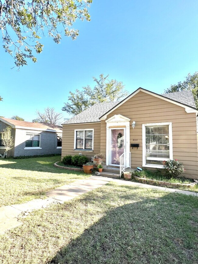 2111 23rd St in Lubbock, TX - Building Photo - Building Photo