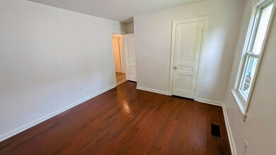 2112 Ratcliffe Ave in Louisville, KY - Building Photo - Building Photo
