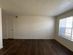219 Fry St, Unit 3 in Denton, TX - Building Photo - Building Photo