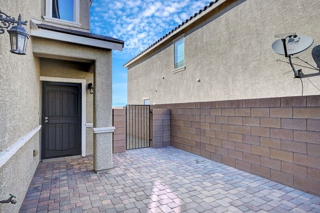 985 Pebble Lake St in Henderson, NV - Building Photo - Building Photo