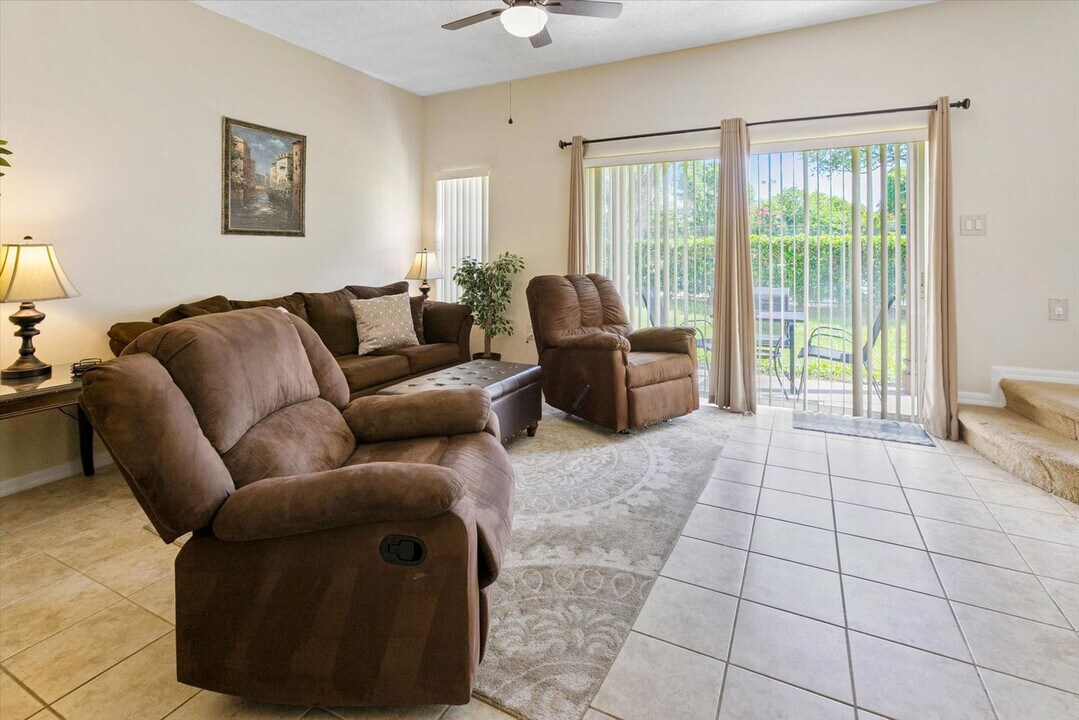 8569 Crystal Cove Loop-Unit -ID1248758P in Kissimmee, FL - Foto de edificio